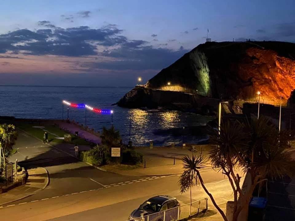 2 The View Apartments Ilfracombe - Seafront, Parking, Lift, Ev المظهر الخارجي الصورة